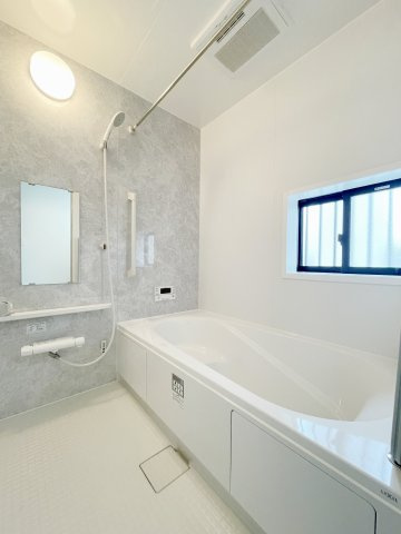 新築戸建・建売　福島市泉字清水台　ハートフルタウン　全3棟の浴室|浴室乾燥機付きで雨の日や花粉の時期でも室内干しができるので安心です！