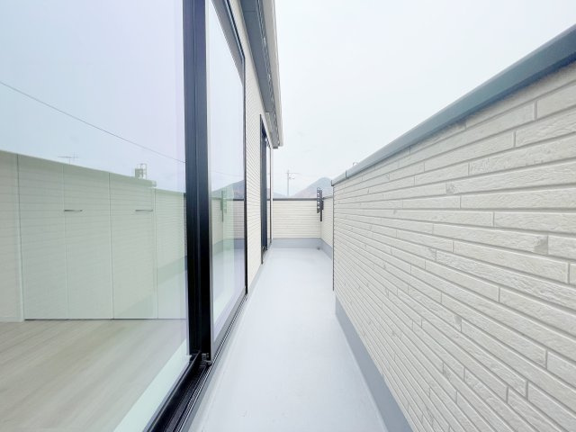 新築戸建・建売　福島市泉字清水台　ハートフルタウン　全3棟のバルコニー