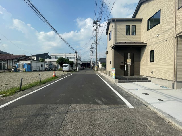 新築戸建・建売　福島市泉字清水台　ハートフルタウン　全3棟の前面道路含む現地写真