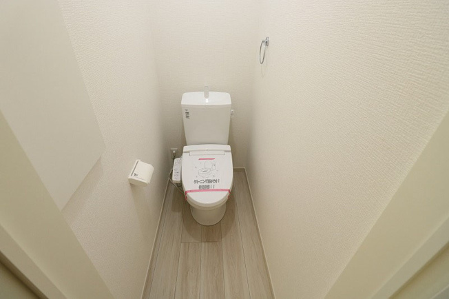 【トイレ】 | 富士見市鶴瀬東2丁目　新築一戸建住宅　全1棟　(ふじみ野店) | トイレは1階と2階の2か所にございます。