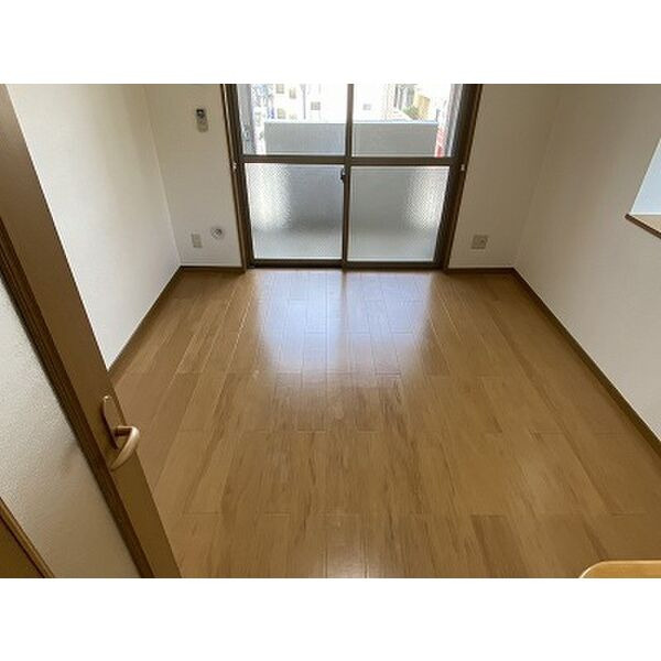 サムティ筥崎宮前の居間・リビング