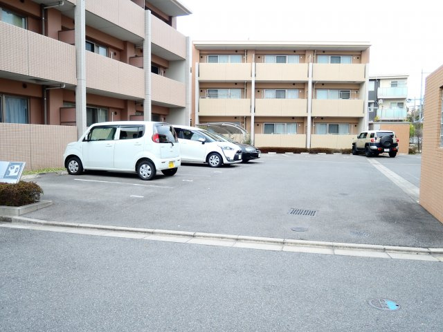 ラマージュⅠの駐車場