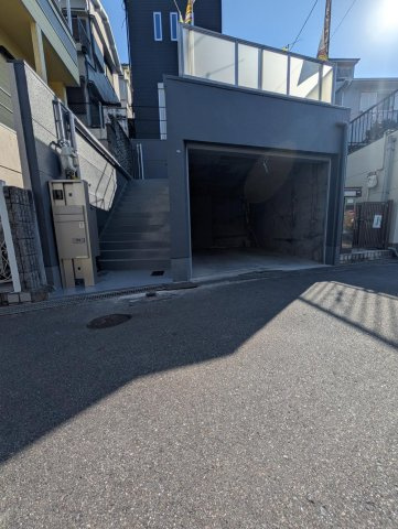 香里園桜木町　新築一戸建ての駐車場|■物件内覧・資金計画相談・住宅ローン相談、リフォーム相談、お問合せ受付中■
※当日・翌日のご内覧、ご相談はお電話でのお問合せがスムーズです！