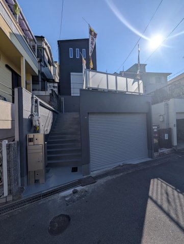 香里園桜木町　新築一戸建ての外観|新しい生活にいかがでしょうか？外観はお住まいの顔になります。こだわりたいポイントですね。外壁塗装や屋根塗装のご相談も承っております。
■現地内覧・資金計画相談・住宅ローン相談もお問合せ受付中■