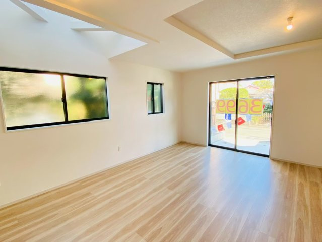 ケイアイリガーレ／東区西原１期／１号棟の居間・リビング