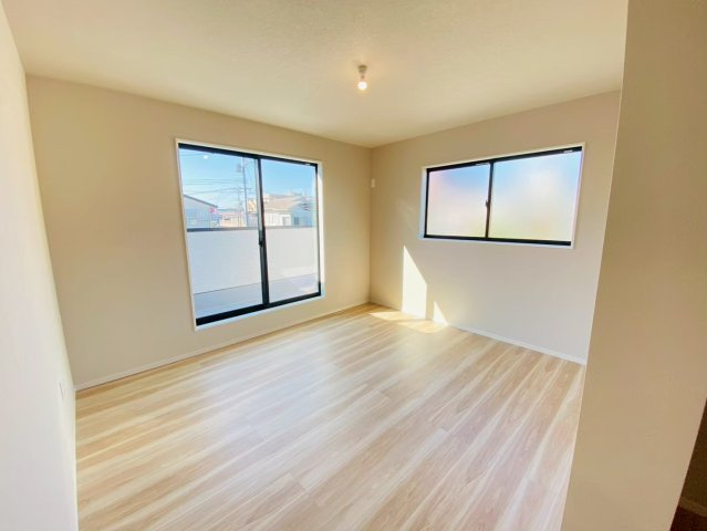 ケイアイリガーレ／東区西原１期／１号棟の洋室