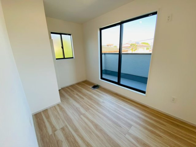 ケイアイリガーレ／東区西原１期／１号棟の洋室