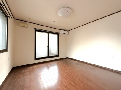 【寝室】 | アイーダ | ※室内クリーニング前