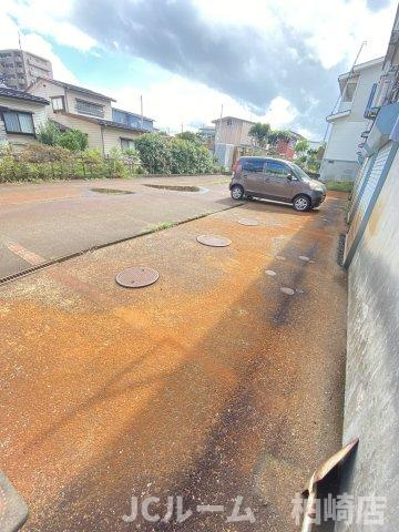 ダイワロイヤルハイツの駐車場