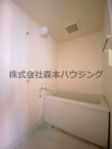 【浴室】 | 　プライムコート | 落ち着いた空間のお風呂です