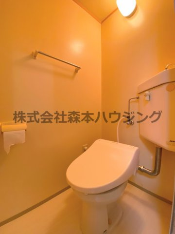 【トイレ】 | 　プライムコート | 落ち着いた色調のトイレです