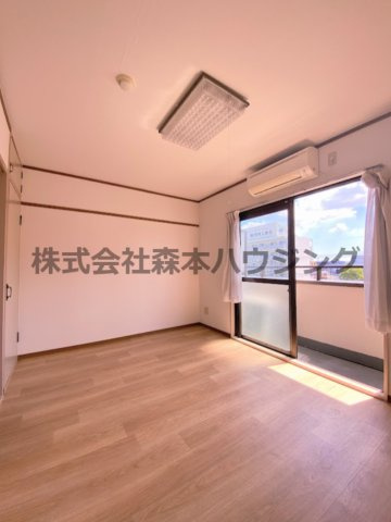 【洋室】 | 　プライムコート | ゆったりした洋室です