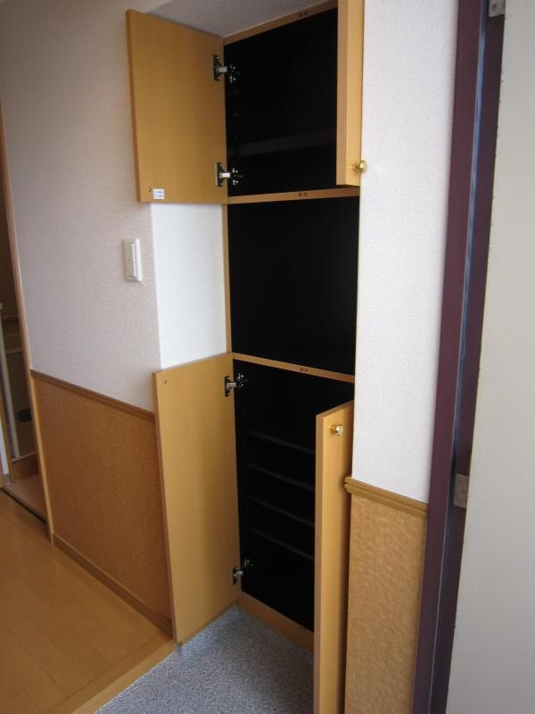 スカイシャトレ箱崎南の収納