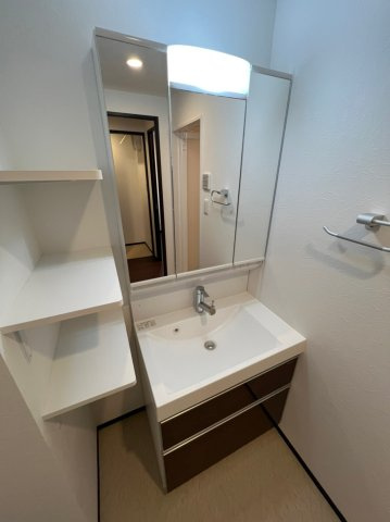 大阪市都島区大東町１丁目の賃貸マンションの洗面所