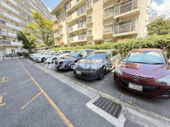 リバーサイドともぶち２１号棟の駐車場