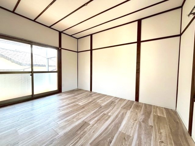大字嬉貸家の洋室