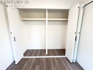 衣類やアクセサリー、小物類の収納が便利で整理整頓がしやすく、部屋の美観を保ちつつ、スペースを最大限に活用できます。衣服のしわやダメージを防ぎ、長持ちさせることができます。