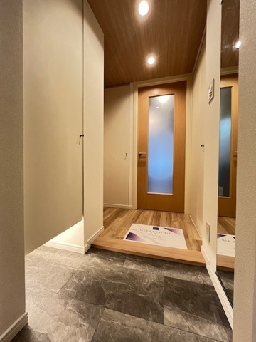 新品家具付きマンション市谷本村町17(KaGood東京)の玄関