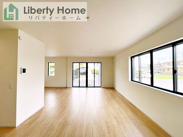 水戸市元吉田町3期　新築戸建の居間・リビング