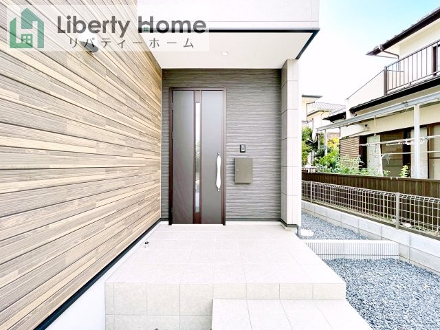 水戸市元吉田町3期　新築戸建のエントランス