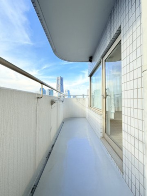 【バルコニー】 | ルリエ横浜宮川町 | 約15.61㎡バルコニーです。