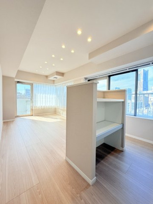 【その他】 | ルリエ横浜宮川町 | アイランド型収納棚