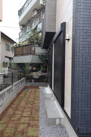 《仲介手数料無料》見沼区大字大谷1996-7(全1戸)新築一戸建てブルーミングガーデンの外観|撮影日 2025年10月16日 11:30 曇り