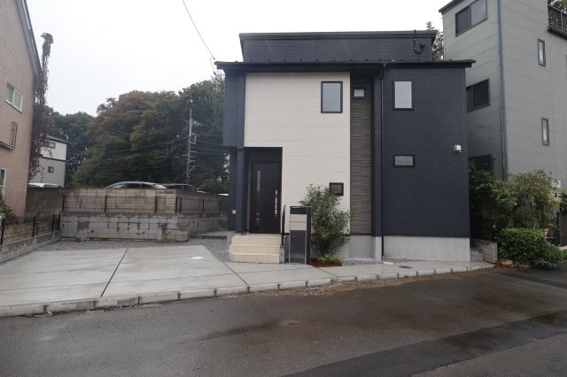 《仲介手数料無料》見沼区大字大谷1996-7(全1戸)新築一戸建てブルーミングガーデンの外観|撮影日 2025年10月16日 11:30 曇り