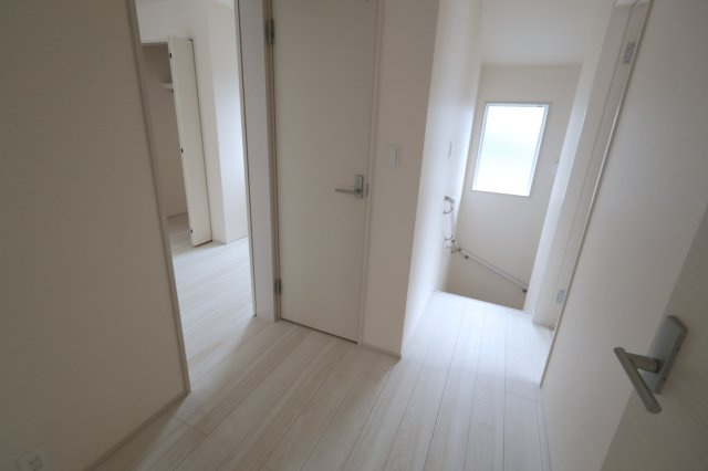 《仲介手数料無料》見沼区大字大谷1996-7(全1戸)新築一戸建てブルーミングガーデンの内装|撮影日 2025年10月16日 11:30 曇り