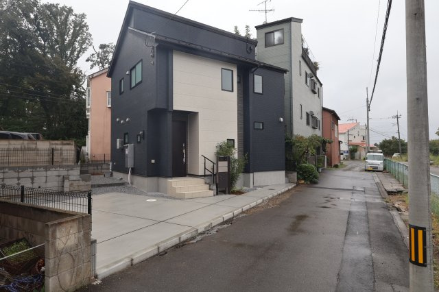 《仲介手数料無料》見沼区大字大谷1996-7(全1戸)新築一戸建てブルーミングガーデンの外観|撮影日 2025年10月16日 11:30 曇り