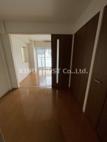 レジュールアッシュ梅田アクシアの洋室