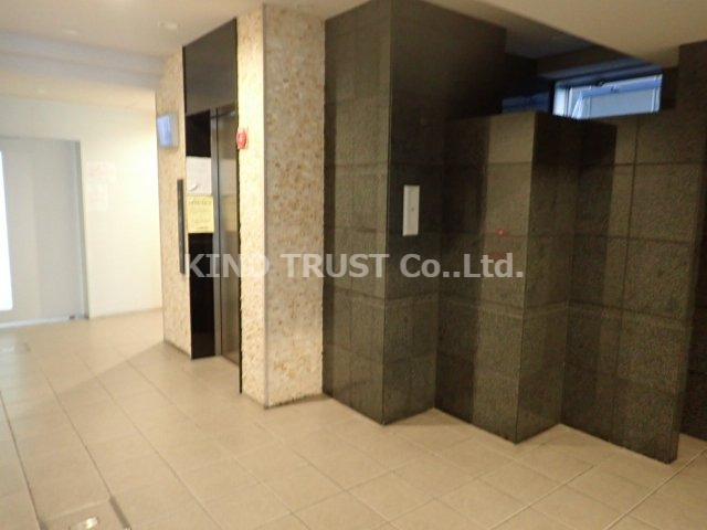 レジュールアッシュ梅田アクシアのロビー