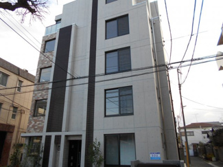 【外観】 | 鉄筋コンクリート造のがっちりとした建物。