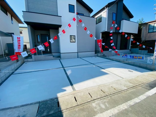 ケイアイリガーレ／東区西原１期／２号棟の前面道路含む現地写真