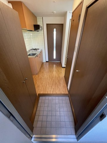 【玄関】 | ケイズ博多呉服町 | 別号室の写真になります。現況優先。