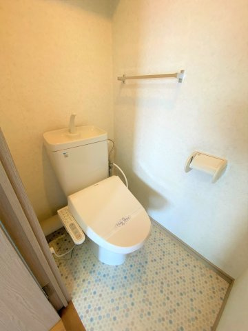 【トイレ】 | コスモノート | 別号室の写真になります。現況優先。