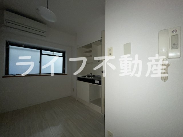 メビウス永和レジデンスの居間・リビング|ゆったり過ごせる居間です