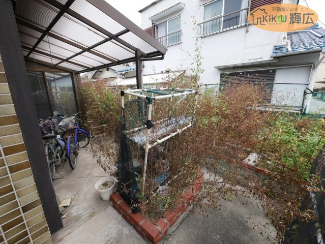 加古川市東神吉町西井ノ口　中古戸建の庭