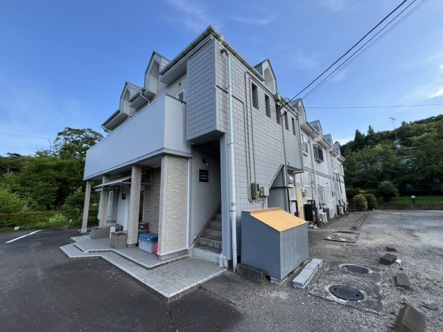 デファンス関根A棟の外観