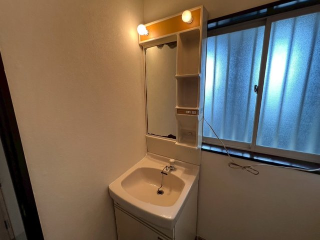 デファンス関根A棟の独立洗面台