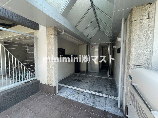 エフアール西田辺のエントランス