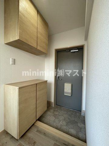 エフアール西田辺の玄関