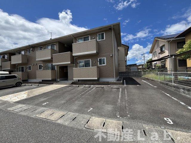 アウルズ・ヴィラの駐車場