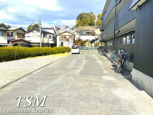 コーポストークの駐車場|敷地内駐車場