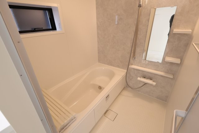 《仲介手数料無料》緑区東浦和４丁目18-13(2号棟)新築一戸建てミラスモの浴室