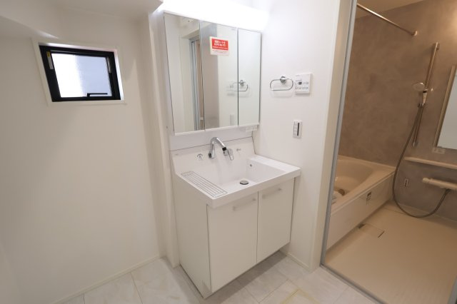 《仲介手数料無料》緑区東浦和４丁目18-13(2号棟)新築一戸建てミラスモの独立洗面台