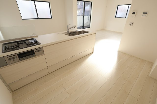 《仲介手数料無料》緑区東浦和４丁目18-13(2号棟)新築一戸建てミラスモのキッチン