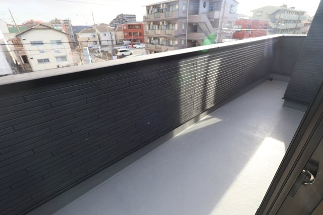 《仲介手数料無料》緑区東浦和４丁目18-13(2号棟)新築一戸建てミラスモのバルコニー