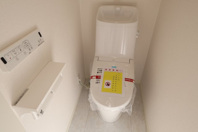 《仲介手数料無料》緑区東浦和４丁目18-13(2号棟)新築一戸建てミラスモのトイレ