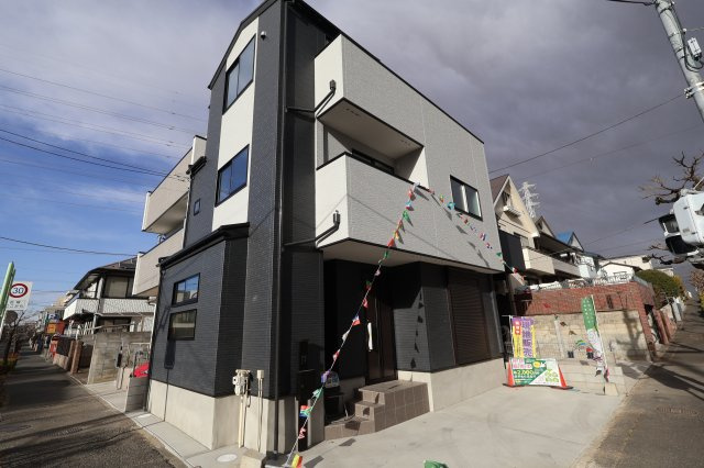 《仲介手数料無料》緑区東浦和４丁目18-13(2号棟)新築一戸建てミラスモの外観